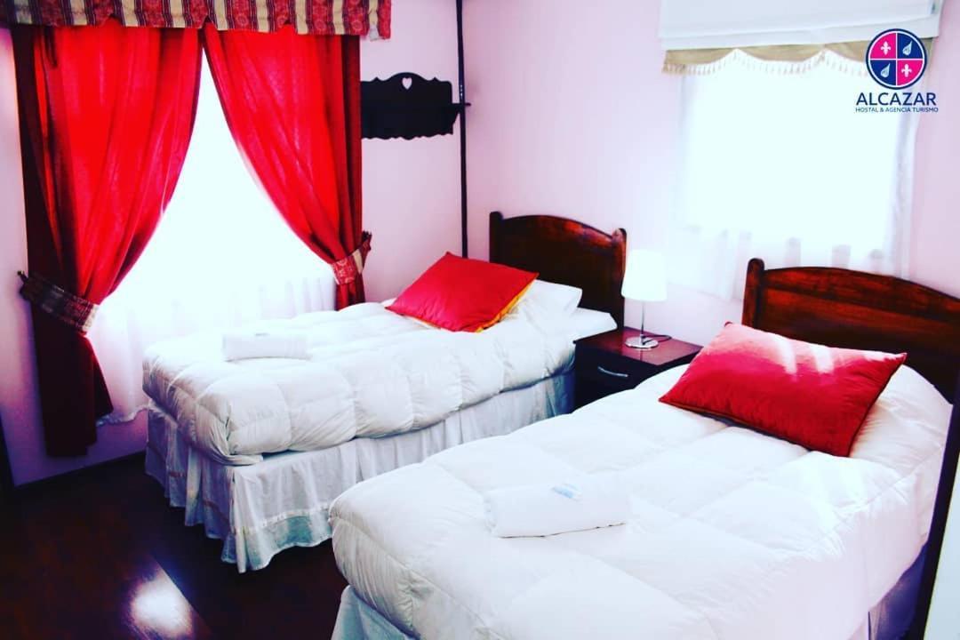 Hostal Alcazar Puerto Natales Buitenkant foto