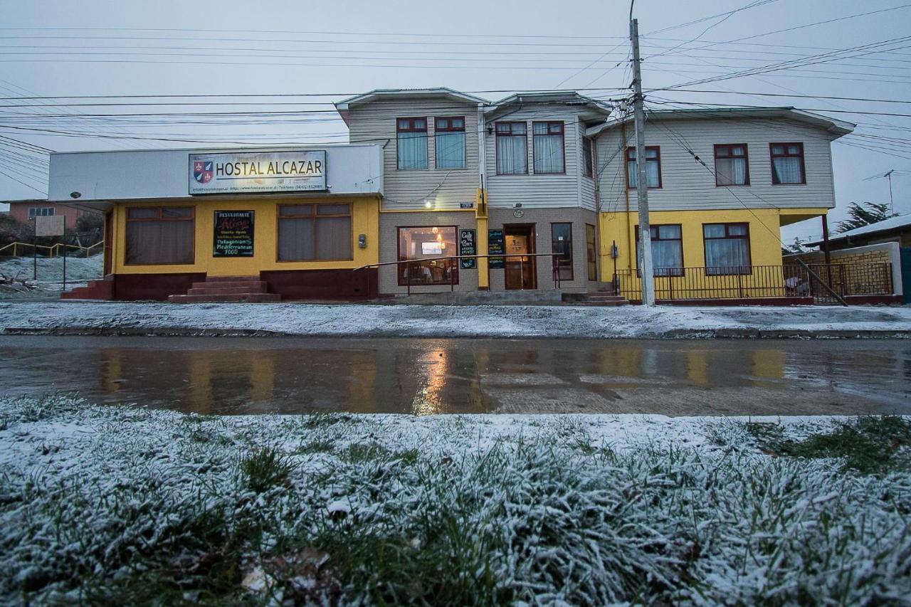 Hostal Alcazar Puerto Natales Buitenkant foto